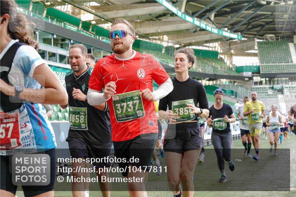 13.09.2026 - 21. swb-Marathon Bremen Michael Burmester http://msf.ph/oto/10477811 13.09.2026 13:17:37 Laufen im Stadion 134, 153, 231, 267, 271, 311, 404, 449, 546, 588, 732, 753, 837, 990, 1057, 1185, 1312, 1424, 1425, 1465, 1539, 1790, 1813, 1825, 1844, 1868, 1987, 2056, 2067, 2096, 2123, 2259, 2351, 2357, 2358, 2363, 2381, 2389, 2419, 2532, 2550, 2562, 2579, 2586, 2601, 2614, 2647, 2655, 2778, 2797, 2799, 2821, 2849, 2857, 2880, 2893, 2974, 2984, 2996, 2999, 3100, 3104, 3146, 3180, 3195, 3210, 3213, 3314, 3337, 3366, 3387, 3421, 3431, 3476, 3479, 3501, 3506, 3537, 3548, 3633, 3654, 3740 meine-sportfotos.de
