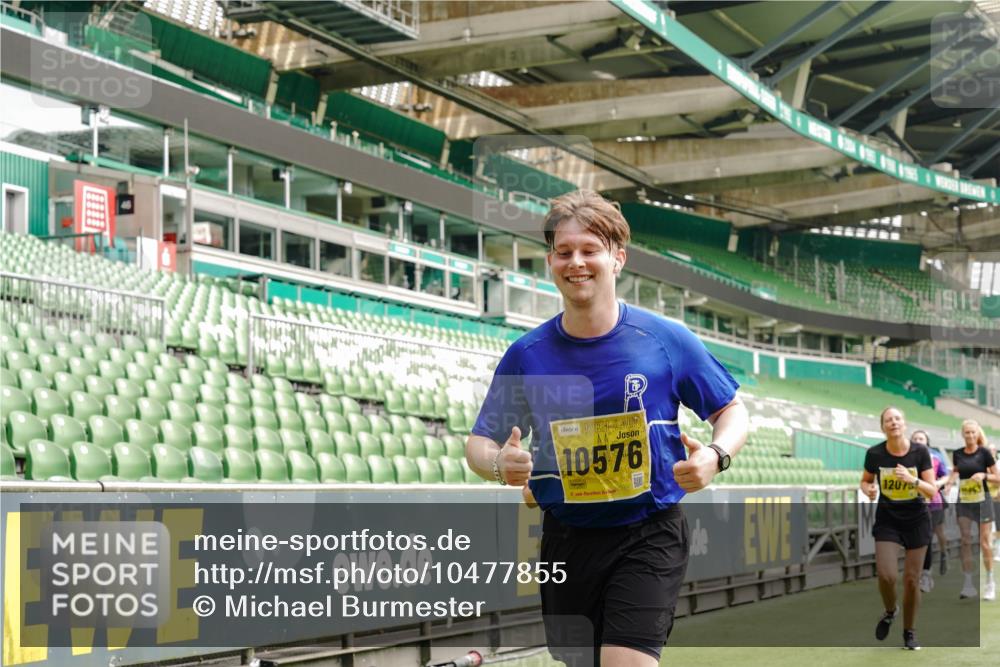 13.09.2026 - 21. swb-Marathon Bremen Michael Burmester http://msf.ph/oto/10477855 13.09.2026 10:40:06 Laufen im Stadion 10135, 10138, 10139, 10156, 10169, 10204, 10213, 10217, 10229, 10234, 10238, 10279, 10280, 10299, 10314, 10321, 10354, 10360, 10363, 10364, 10378, 10386, 10404, 10406, 10417, 10424, 10435, 10455, 10457, 10469, 10484, 10493, 10501, 10505, 10510, 10511, 10545, 10556, 10570, 10576, 10580, 10582, 10595, 10599, 10609, 10611, 10616, 10619, 10630, 10653, 10660, 10662, 10664, 10686, 10694, 10696, 10712, 10737, 10743, 10751 meine-sportfotos.de