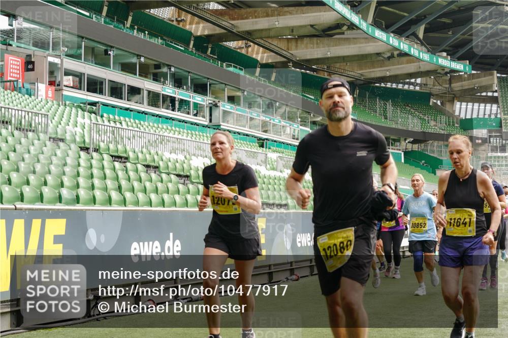 13.09.2026 - 21. swb-Marathon Bremen Michael Burmester http://msf.ph/oto/10477917 13.09.2026 10:40:09 Laufen im Stadion 10135, 10138, 10139, 10156, 10169, 10204, 10213, 10217, 10229, 10234, 10238, 10279, 10280, 10299, 10314, 10321, 10354, 10360, 10363, 10364, 10378, 10386, 10404, 10406, 10417, 10424, 10435, 10455, 10457, 10469, 10484, 10493, 10501, 10505, 10510, 10511, 10545, 10556, 10570, 10576, 10580, 10582, 10595, 10599, 10609, 10611, 10616, 10619, 10630, 10653, 10660, 10662, 10664, 10686, 10694, 10696, 10712, 10737, 10743, 10751 meine-sportfotos.de