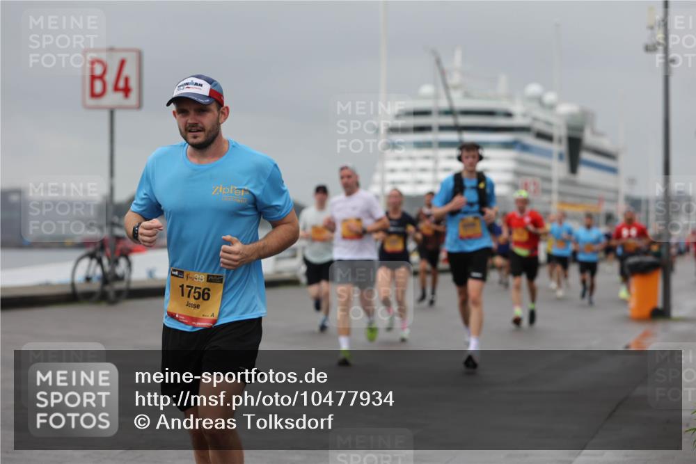 13.09.2026 - Kiel Lauf Andreas Tolksdorf http://msf.ph/oto/10477934 13.09.2026 11:51:03 Kiellinie 4, 438, 1756, 673 meine-sportfotos.de