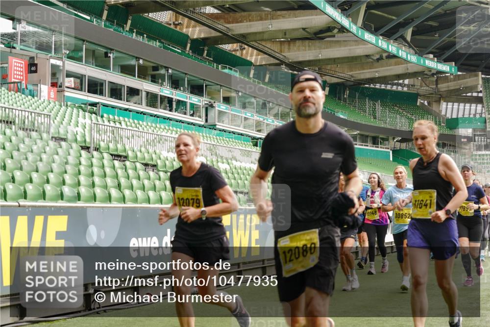 13.09.2026 - 21. swb-Marathon Bremen Michael Burmester http://msf.ph/oto/10477935 13.09.2026 10:40:09 Laufen im Stadion 10135, 10138, 10139, 10156, 10169, 10204, 10213, 10217, 10229, 10234, 10238, 10279, 10280, 10299, 10314, 10321, 10354, 10360, 10363, 10364, 10378, 10386, 10404, 10406, 10417, 10424, 10435, 10455, 10457, 10469, 10484, 10493, 10501, 10505, 10510, 10511, 10545, 10556, 10570, 10576, 10580, 10582, 10595, 10599, 10609, 10611, 10616, 10619, 10630, 10653, 10660, 10662, 10664, 10686, 10694, 10696, 10712, 10737, 10743, 10751 meine-sportfotos.de
