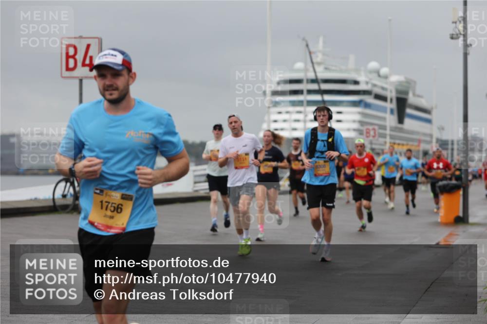 13.09.2026 - Kiel Lauf Andreas Tolksdorf http://msf.ph/oto/10477940 13.09.2026 11:51:03 Kiellinie 4, 13, 1756, 8308, 83 meine-sportfotos.de