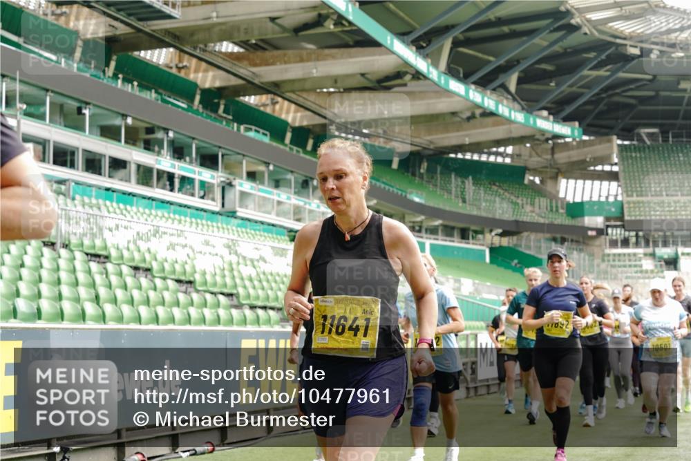 13.09.2026 - 21. swb-Marathon Bremen Michael Burmester http://msf.ph/oto/10477961 13.09.2026 10:40:10 Laufen im Stadion 10135, 10138, 10139, 10156, 10169, 10204, 10213, 10217, 10229, 10234, 10238, 10279, 10280, 10299, 10314, 10321, 10354, 10360, 10363, 10364, 10378, 10386, 10404, 10406, 10417, 10424, 10435, 10455, 10457, 10469, 10484, 10493, 10501, 10505, 10510, 10511, 10545, 10556, 10570, 10576, 10580, 10582, 10595, 10599, 10609, 10611, 10616, 10619, 10630, 10653, 10660, 10662, 10664, 10686, 10694, 10696, 10712, 10737, 10743, 10751 meine-sportfotos.de