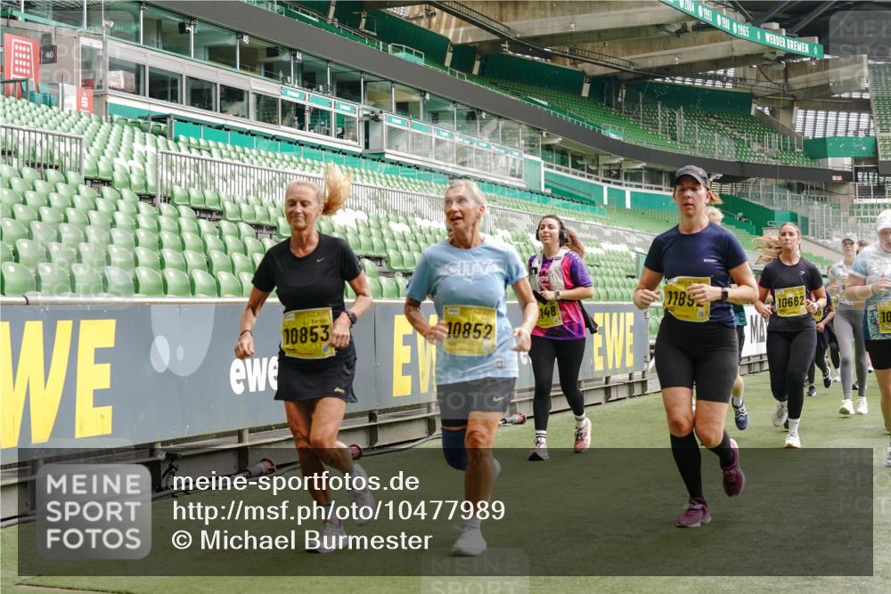 13.09.2026 - 21. swb-Marathon Bremen Michael Burmester http://msf.ph/oto/10477989 13.09.2026 10:40:11 Laufen im Stadion 10135, 10138, 10139, 10156, 10169, 10204, 10213, 10217, 10229, 10234, 10238, 10279, 10280, 10299, 10314, 10321, 10354, 10360, 10363, 10364, 10378, 10386, 10404, 10406, 10417, 10424, 10435, 10455, 10457, 10469, 10483, 10484, 10493, 10501, 10505, 10510, 10511, 10545, 10556, 10570, 10576, 10580, 10582, 10586, 10595, 10599, 10609, 10611, 10616, 10619, 10630, 10653, 10660, 10662, 10664, 10686, 10694, 10696, 10712, 10737, 10743, 10751 meine-sportfotos.de