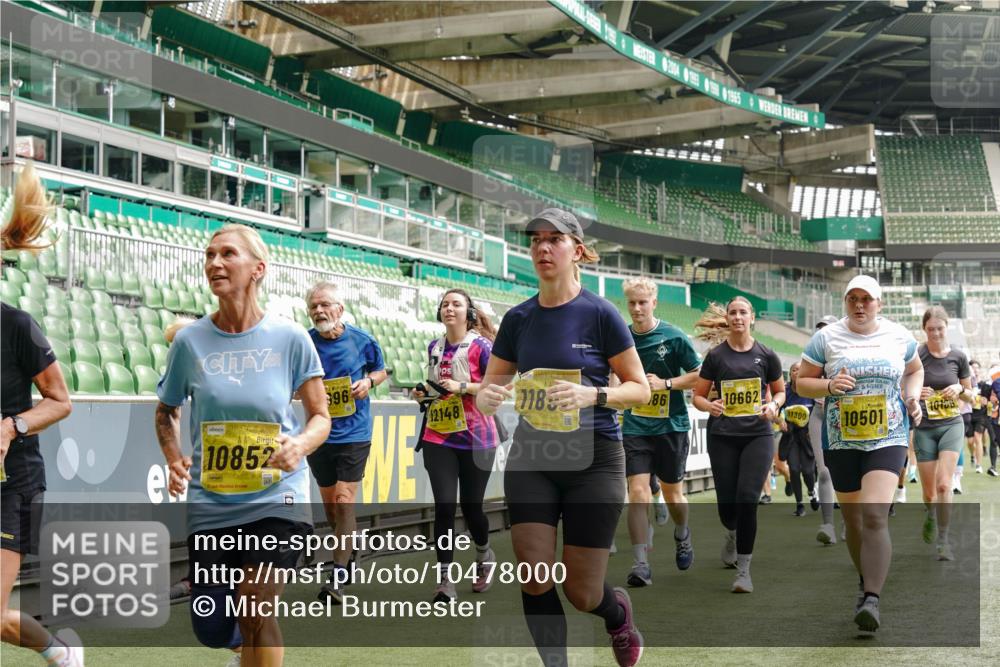 13.09.2026 - 21. swb-Marathon Bremen Michael Burmester http://msf.ph/oto/10478000 13.09.2026 10:40:12 Laufen im Stadion 10135, 10138, 10139, 10156, 10169, 10204, 10213, 10217, 10229, 10234, 10238, 10279, 10280, 10299, 10314, 10321, 10354, 10360, 10363, 10364, 10378, 10386, 10404, 10406, 10417, 10424, 10435, 10455, 10457, 10469, 10483, 10484, 10493, 10501, 10505, 10510, 10511, 10545, 10556, 10570, 10576, 10580, 10582, 10586, 10595, 10599, 10609, 10611, 10616, 10619, 10630, 10653, 10660, 10662, 10664, 10686, 10694, 10696, 10712, 10737, 10743, 10751 meine-sportfotos.de
