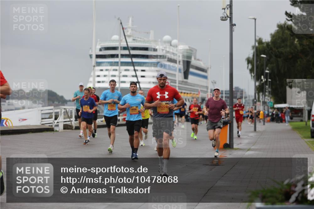 13.09.2026 - Kiel Lauf Andreas Tolksdorf http://msf.ph/oto/10478068 13.09.2026 11:51:09 Kiellinie 6366, 9006, 1224 meine-sportfotos.de