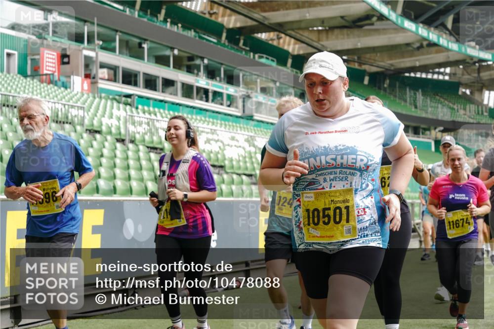 13.09.2026 - 21. swb-Marathon Bremen Michael Burmester http://msf.ph/oto/10478088 13.09.2026 10:40:14 Laufen im Stadion 10135, 10138, 10139, 10156, 10169, 10204, 10213, 10217, 10229, 10234, 10238, 10279, 10280, 10299, 10313, 10314, 10321, 10354, 10360, 10363, 10364, 10378, 10386, 10404, 10406, 10417, 10424, 10435, 10455, 10457, 10469, 10483, 10484, 10493, 10501, 10505, 10510, 10511, 10545, 10556, 10570, 10576, 10580, 10582, 10586, 10595, 10599, 10609, 10611, 10616, 10619, 10630, 10653, 10660, 10662, 10664, 10686, 10694, 10696, 10712, 10737, 10743, 10751, 10766 meine-sportfotos.de