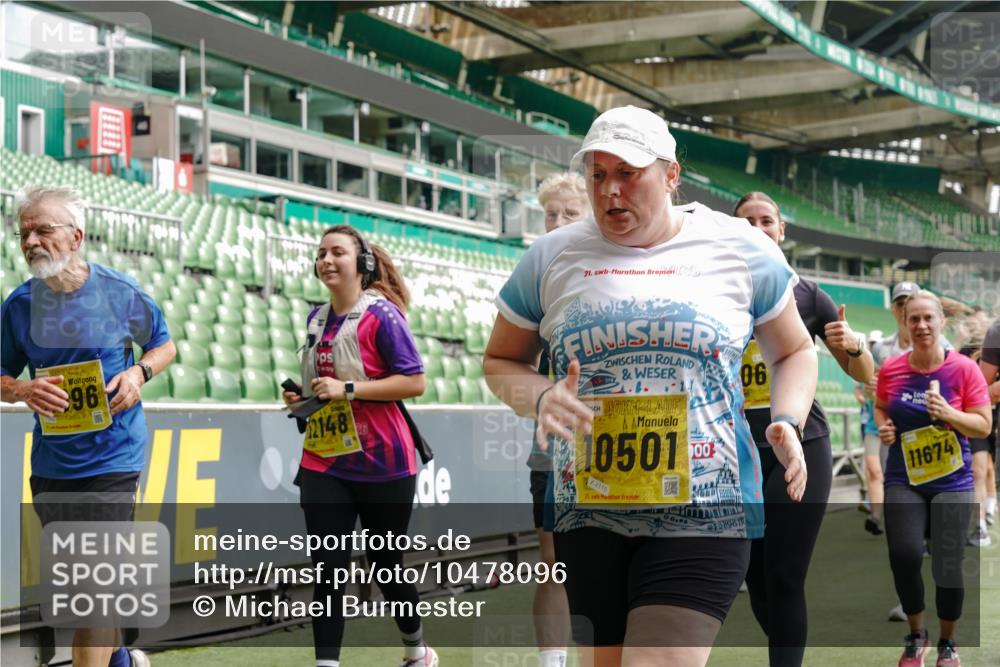 13.09.2026 - 21. swb-Marathon Bremen Michael Burmester http://msf.ph/oto/10478096 13.09.2026 10:40:14 Laufen im Stadion 10135, 10138, 10139, 10156, 10169, 10204, 10213, 10217, 10229, 10234, 10238, 10279, 10280, 10299, 10313, 10314, 10321, 10354, 10360, 10363, 10364, 10378, 10386, 10404, 10406, 10417, 10424, 10435, 10455, 10457, 10469, 10483, 10484, 10493, 10501, 10505, 10510, 10511, 10545, 10556, 10570, 10576, 10580, 10582, 10586, 10595, 10599, 10609, 10611, 10616, 10619, 10630, 10653, 10660, 10662, 10664, 10686, 10694, 10696, 10712, 10737, 10743, 10751, 10766 meine-sportfotos.de