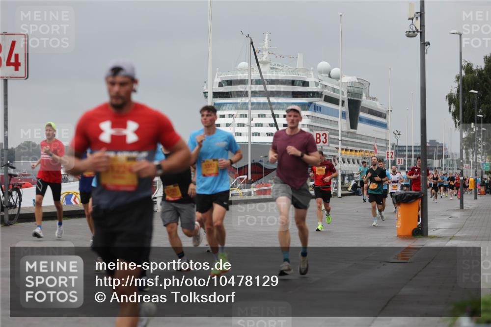 13.09.2026 - Kiel Lauf Andreas Tolksdorf http://msf.ph/oto/10478129 13.09.2026 11:51:12 Kiellinie 4, 6700, 3313, 3, 1 meine-sportfotos.de