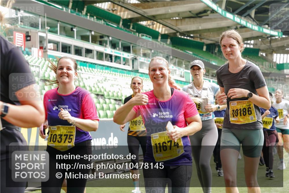 13.09.2026 - 21. swb-Marathon Bremen Michael Burmester http://msf.ph/oto/10478145 13.09.2026 10:40:16 Laufen im Stadion 10135, 10138, 10139, 10155, 10156, 10169, 10204, 10213, 10217, 10229, 10234, 10238, 10279, 10280, 10299, 10313, 10314, 10321, 10354, 10360, 10363, 10364, 10378, 10386, 10404, 10406, 10417, 10424, 10435, 10455, 10457, 10469, 10483, 10484, 10493, 10501, 10505, 10510, 10511, 10545, 10556, 10570, 10576, 10580, 10582, 10586, 10595, 10599, 10609, 10611, 10616, 10619, 10630, 10653, 10660, 10662, 10664, 10686, 10694, 10696, 10712, 10737, 10743, 10751, 10766 meine-sportfotos.de