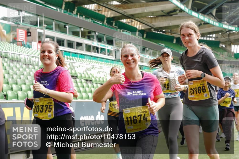 13.09.2026 - 21. swb-Marathon Bremen Michael Burmester http://msf.ph/oto/10478153 13.09.2026 10:40:16 Laufen im Stadion 10135, 10138, 10139, 10155, 10156, 10169, 10204, 10213, 10217, 10229, 10234, 10238, 10279, 10280, 10299, 10313, 10314, 10321, 10354, 10360, 10363, 10364, 10378, 10386, 10404, 10406, 10417, 10424, 10435, 10455, 10457, 10469, 10483, 10484, 10493, 10501, 10505, 10510, 10511, 10545, 10556, 10570, 10576, 10580, 10582, 10586, 10595, 10599, 10609, 10611, 10616, 10619, 10630, 10653, 10660, 10662, 10664, 10686, 10694, 10696, 10712, 10737, 10743, 10751, 10766 meine-sportfotos.de