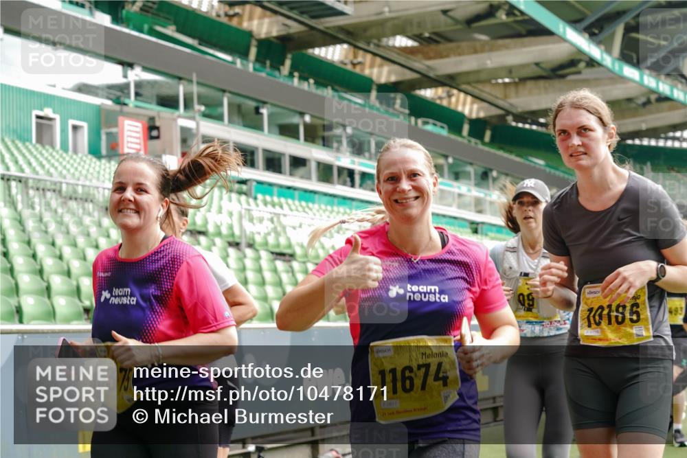 13.09.2026 - 21. swb-Marathon Bremen Michael Burmester http://msf.ph/oto/10478171 13.09.2026 10:40:16 Laufen im Stadion 10135, 10138, 10139, 10155, 10156, 10169, 10204, 10213, 10217, 10229, 10234, 10238, 10279, 10280, 10299, 10313, 10314, 10321, 10354, 10360, 10363, 10364, 10378, 10386, 10404, 10406, 10417, 10424, 10435, 10455, 10457, 10469, 10483, 10484, 10493, 10501, 10505, 10510, 10511, 10545, 10556, 10570, 10576, 10580, 10582, 10586, 10595, 10599, 10609, 10611, 10616, 10619, 10630, 10653, 10660, 10662, 10664, 10686, 10694, 10696, 10712, 10737, 10743, 10751, 10766 meine-sportfotos.de
