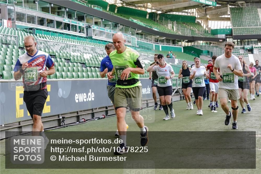 13.09.2026 - 21. swb-Marathon Bremen Michael Burmester http://msf.ph/oto/10478225 13.09.2026 13:17:50 Laufen im Stadion 134, 153, 267, 271, 311, 404, 449, 546, 588, 732, 753, 837, 990, 1057, 1424, 1425, 1465, 1539, 1790, 1813, 1825, 1844, 1868, 1987, 2056, 2067, 2096, 2123, 2137, 2259, 2294, 2357, 2358, 2363, 2381, 2389, 2419, 2453, 2532, 2550, 2562, 2586, 2601, 2614, 2647, 2655, 2778, 2797, 2821, 2849, 2857, 2879, 2880, 2893, 2974, 2984, 2996, 2999, 3096, 3100, 3104, 3146, 3180, 3195, 3210, 3213, 3314, 3337, 3366, 3421, 3431, 3476, 3479, 3501, 3506, 3537, 3548, 3633, 3654, 3740, 4478 meine-sportfotos.de