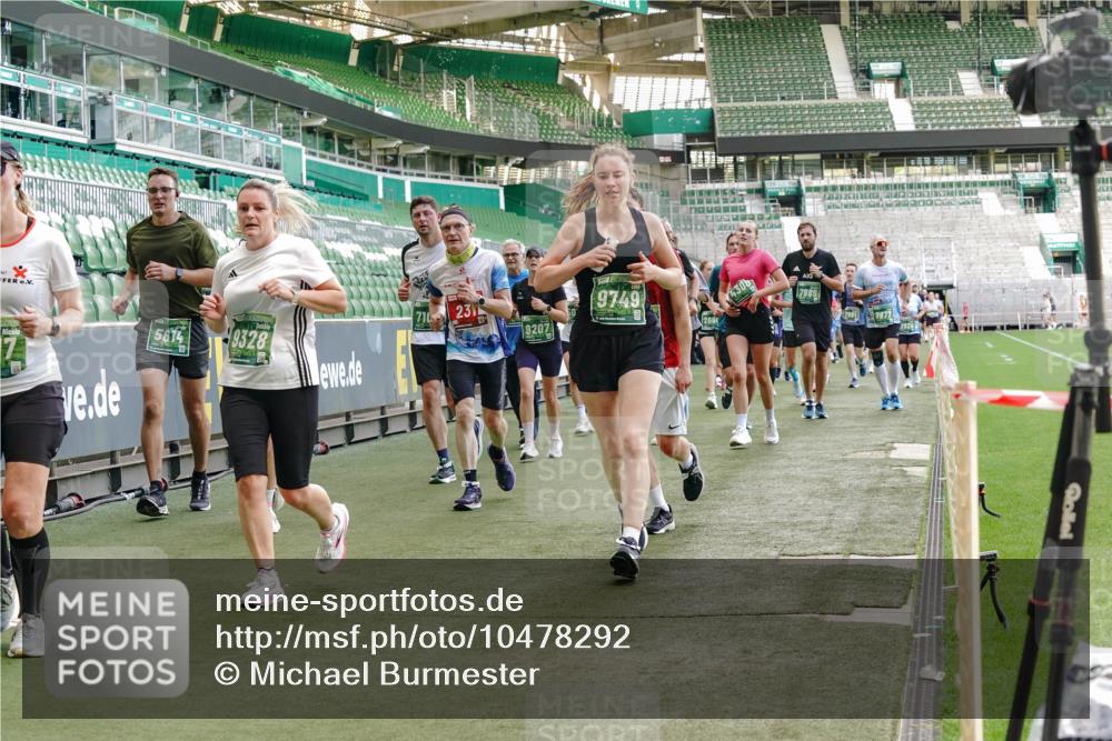 13.09.2026 - 21. swb-Marathon Bremen Michael Burmester http://msf.ph/oto/10478292 13.09.2026 13:17:52 Laufen im Stadion 134, 153, 267, 271, 311, 404, 449, 546, 588, 732, 753, 837, 990, 1057, 1424, 1425, 1539, 1790, 1813, 1825, 1844, 1868, 1987, 2056, 2067, 2096, 2123, 2137, 2259, 2294, 2357, 2358, 2363, 2381, 2389, 2419, 2453, 2532, 2550, 2562, 2586, 2601, 2614, 2647, 2655, 2778, 2797, 2821, 2849, 2857, 2879, 2880, 2893, 2984, 2996, 2999, 3096, 3100, 3104, 3146, 3180, 3195, 3210, 3213, 3314, 3337, 3366, 3421, 3431, 3476, 3479, 3501, 3506, 3537, 3548, 3633, 3654, 3740, 4478 meine-sportfotos.de