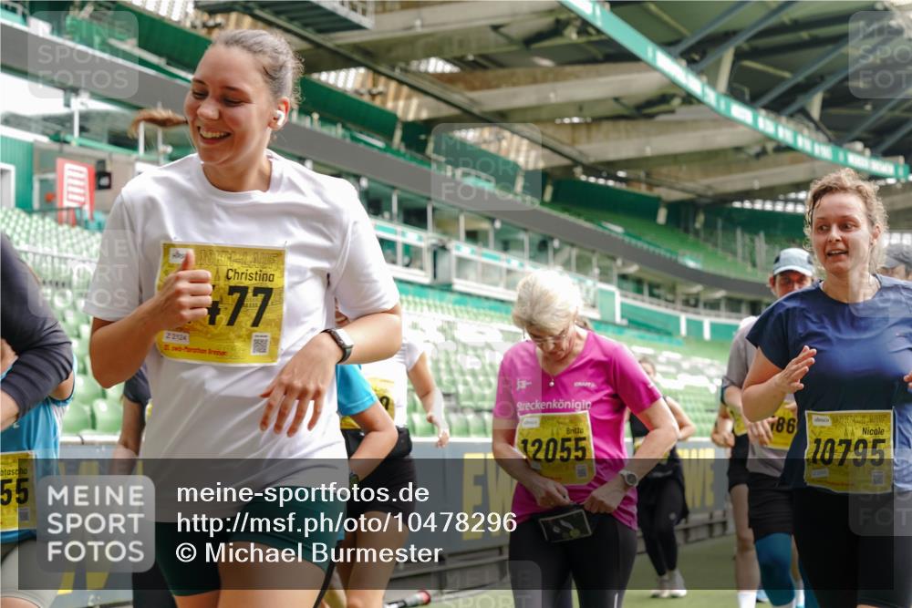 13.09.2026 - 21. swb-Marathon Bremen Michael Burmester http://msf.ph/oto/10478296 13.09.2026 10:40:20 Laufen im Stadion 10135, 10138, 10139, 10155, 10156, 10169, 10204, 10213, 10217, 10229, 10234, 10238, 10279, 10280, 10299, 10313, 10314, 10321, 10354, 10360, 10363, 10364, 10378, 10386, 10404, 10406, 10417, 10424, 10435, 10455, 10457, 10469, 10483, 10484, 10493, 10501, 10505, 10510, 10511, 10545, 10556, 10570, 10576, 10580, 10582, 10586, 10595, 10599, 10609, 10611, 10616, 10619, 10630, 10653, 10660, 10662, 10664, 10686, 10694, 10696, 10706, 10712, 10737, 10743, 10751, 10766 meine-sportfotos.de