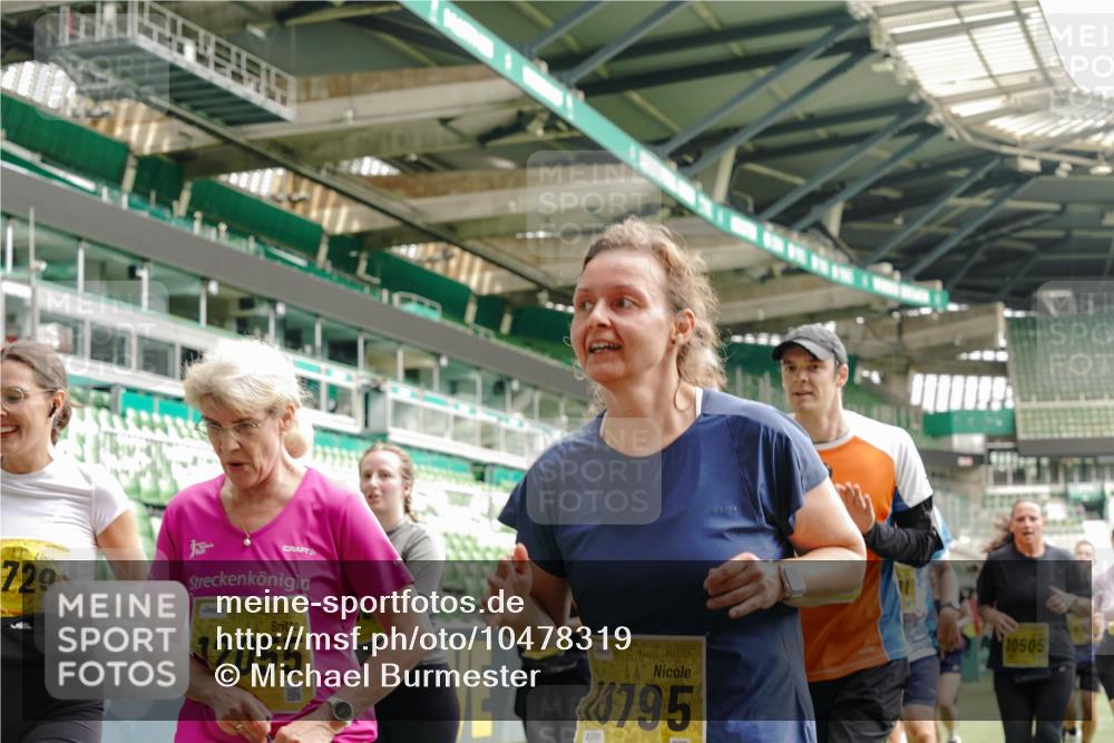 13.09.2026 - 21. swb-Marathon Bremen Michael Burmester http://msf.ph/oto/10478319 13.09.2026 10:40:21 Laufen im Stadion 10135, 10138, 10139, 10155, 10156, 10169, 10204, 10213, 10217, 10229, 10234, 10238, 10279, 10280, 10299, 10313, 10314, 10321, 10354, 10360, 10363, 10364, 10378, 10386, 10404, 10406, 10417, 10424, 10435, 10455, 10457, 10469, 10483, 10484, 10493, 10501, 10505, 10510, 10511, 10545, 10556, 10570, 10576, 10580, 10582, 10586, 10595, 10599, 10609, 10611, 10616, 10619, 10653, 10660, 10662, 10664, 10686, 10694, 10696, 10706, 10712, 10737, 10743, 10751, 10766 meine-sportfotos.de