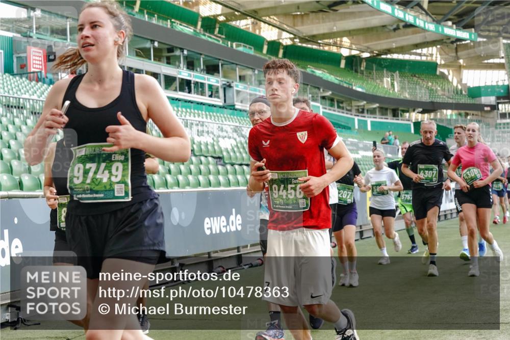 13.09.2026 - 21. swb-Marathon Bremen Michael Burmester http://msf.ph/oto/10478363 13.09.2026 13:17:54 Laufen im Stadion 134, 153, 267, 271, 311, 404, 449, 546, 588, 732, 753, 837, 990, 1057, 1424, 1425, 1539, 1790, 1813, 1825, 1844, 1868, 1987, 2056, 2067, 2096, 2123, 2137, 2259, 2294, 2357, 2358, 2381, 2389, 2419, 2453, 2532, 2550, 2562, 2586, 2601, 2614, 2647, 2655, 2797, 2821, 2849, 2857, 2879, 2880, 2893, 2984, 2996, 2999, 3096, 3100, 3104, 3146, 3180, 3195, 3210, 3213, 3314, 3337, 3366, 3421, 3431, 3476, 3479, 3501, 3506, 3537, 3548, 3633, 3654, 3740, 3879, 4478 meine-sportfotos.de