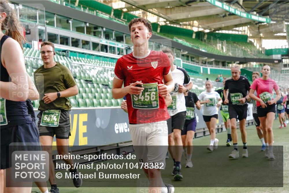 13.09.2026 - 21. swb-Marathon Bremen Michael Burmester http://msf.ph/oto/10478382 13.09.2026 13:17:55 Laufen im Stadion 134, 153, 267, 271, 311, 404, 449, 546, 588, 732, 753, 837, 990, 1057, 1424, 1425, 1539, 1790, 1813, 1825, 1844, 1868, 1987, 2056, 2067, 2096, 2123, 2137, 2259, 2294, 2357, 2358, 2381, 2389, 2419, 2453, 2532, 2550, 2562, 2586, 2601, 2614, 2647, 2655, 2797, 2821, 2849, 2857, 2879, 2880, 2893, 2984, 2996, 2999, 3096, 3100, 3104, 3146, 3180, 3195, 3210, 3213, 3314, 3337, 3366, 3421, 3431, 3476, 3479, 3501, 3506, 3537, 3548, 3633, 3654, 3740, 3879, 4478 meine-sportfotos.de