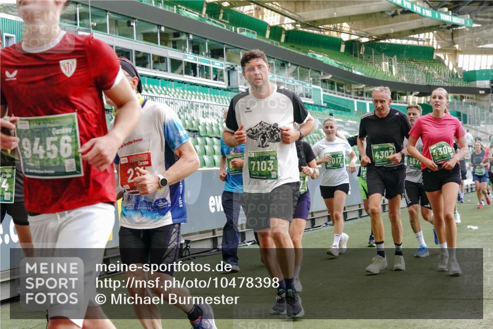 13.09.2026 - 21. swb-Marathon Bremen Michael Burmester http://msf.ph/oto/10478398 13.09.2026 13:17:55 Laufen im Stadion 134, 153, 267, 271, 311, 404, 449, 546, 588, 732, 753, 837, 990, 1057, 1424, 1425, 1539, 1790, 1813, 1825, 1844, 1868, 1987, 2056, 2067, 2096, 2123, 2137, 2259, 2294, 2357, 2358, 2381, 2389, 2419, 2453, 2532, 2550, 2562, 2586, 2601, 2614, 2647, 2655, 2797, 2821, 2849, 2857, 2879, 2880, 2893, 2984, 2996, 2999, 3096, 3100, 3104, 3146, 3180, 3195, 3210, 3213, 3314, 3337, 3366, 3421, 3431, 3476, 3479, 3501, 3506, 3537, 3548, 3633, 3654, 3740, 3879, 4478 meine-sportfotos.de
