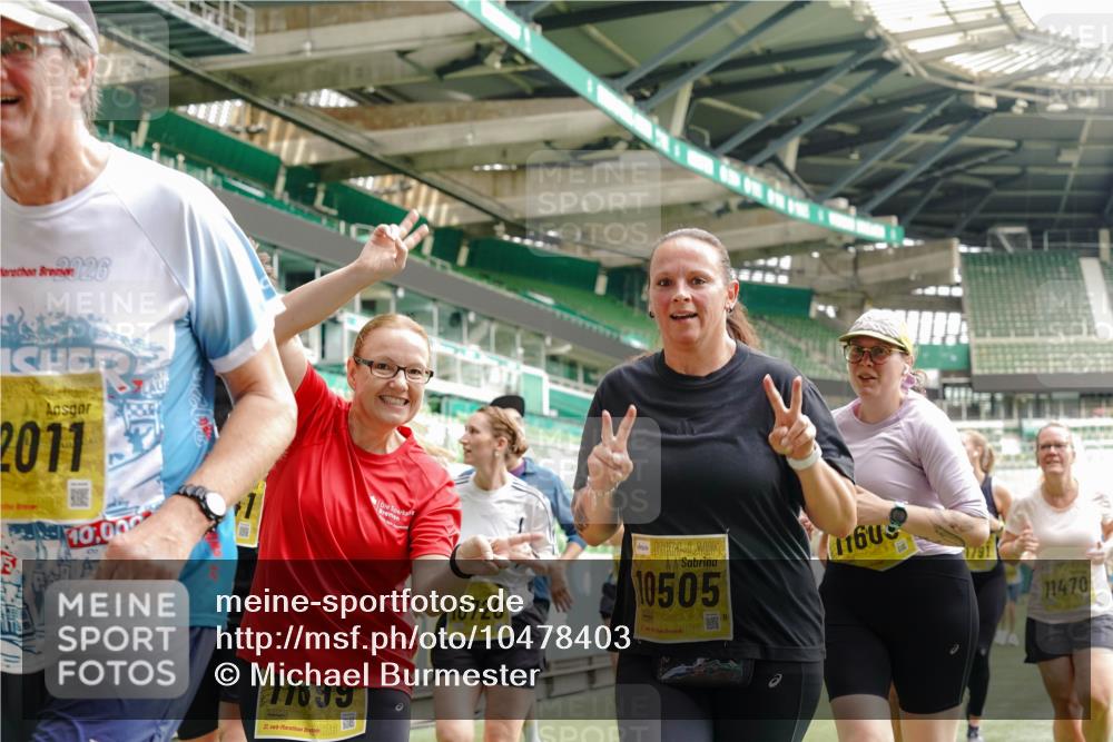 13.09.2026 - 21. swb-Marathon Bremen Michael Burmester http://msf.ph/oto/10478403 13.09.2026 10:40:24 Laufen im Stadion 10135, 10138, 10139, 10155, 10156, 10169, 10204, 10213, 10217, 10229, 10234, 10238, 10279, 10280, 10299, 10313, 10314, 10321, 10354, 10360, 10363, 10364, 10378, 10386, 10404, 10406, 10417, 10419, 10424, 10435, 10455, 10457, 10469, 10483, 10484, 10493, 10501, 10505, 10510, 10511, 10545, 10556, 10570, 10576, 10580, 10582, 10586, 10599, 10609, 10611, 10616, 10619, 10653, 10660, 10662, 10664, 10686, 10694, 10696, 10706, 10712, 10737, 10743, 10751, 10766, 10768 meine-sportfotos.de