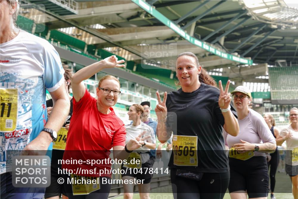 13.09.2026 - 21. swb-Marathon Bremen Michael Burmester http://msf.ph/oto/10478414 13.09.2026 10:40:24 Laufen im Stadion 10135, 10138, 10139, 10155, 10156, 10169, 10204, 10213, 10217, 10229, 10234, 10238, 10279, 10280, 10299, 10313, 10314, 10321, 10354, 10360, 10363, 10364, 10378, 10386, 10404, 10406, 10417, 10419, 10424, 10435, 10455, 10457, 10469, 10483, 10484, 10493, 10501, 10505, 10510, 10511, 10545, 10556, 10570, 10576, 10580, 10582, 10586, 10599, 10609, 10611, 10616, 10619, 10653, 10660, 10662, 10664, 10686, 10694, 10696, 10706, 10712, 10737, 10743, 10751, 10766, 10768 meine-sportfotos.de