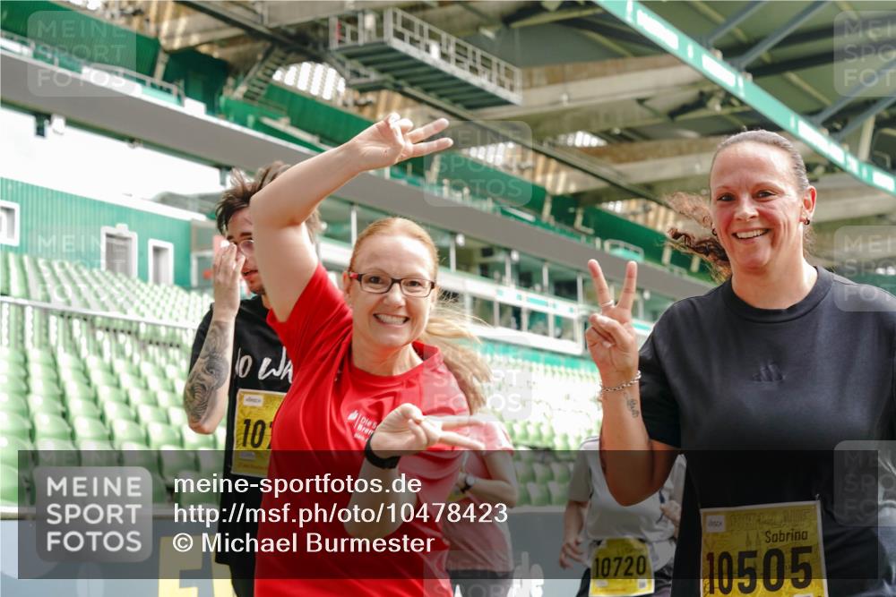13.09.2026 - 21. swb-Marathon Bremen Michael Burmester http://msf.ph/oto/10478423 13.09.2026 10:40:24 Laufen im Stadion 10135, 10138, 10139, 10155, 10156, 10169, 10204, 10213, 10217, 10229, 10234, 10238, 10279, 10280, 10299, 10313, 10314, 10321, 10354, 10360, 10363, 10364, 10378, 10386, 10404, 10406, 10417, 10419, 10424, 10435, 10455, 10457, 10469, 10483, 10484, 10493, 10501, 10505, 10510, 10511, 10545, 10556, 10570, 10576, 10580, 10582, 10586, 10599, 10609, 10611, 10616, 10619, 10653, 10660, 10662, 10664, 10686, 10694, 10696, 10706, 10712, 10737, 10743, 10751, 10766, 10768 meine-sportfotos.de
