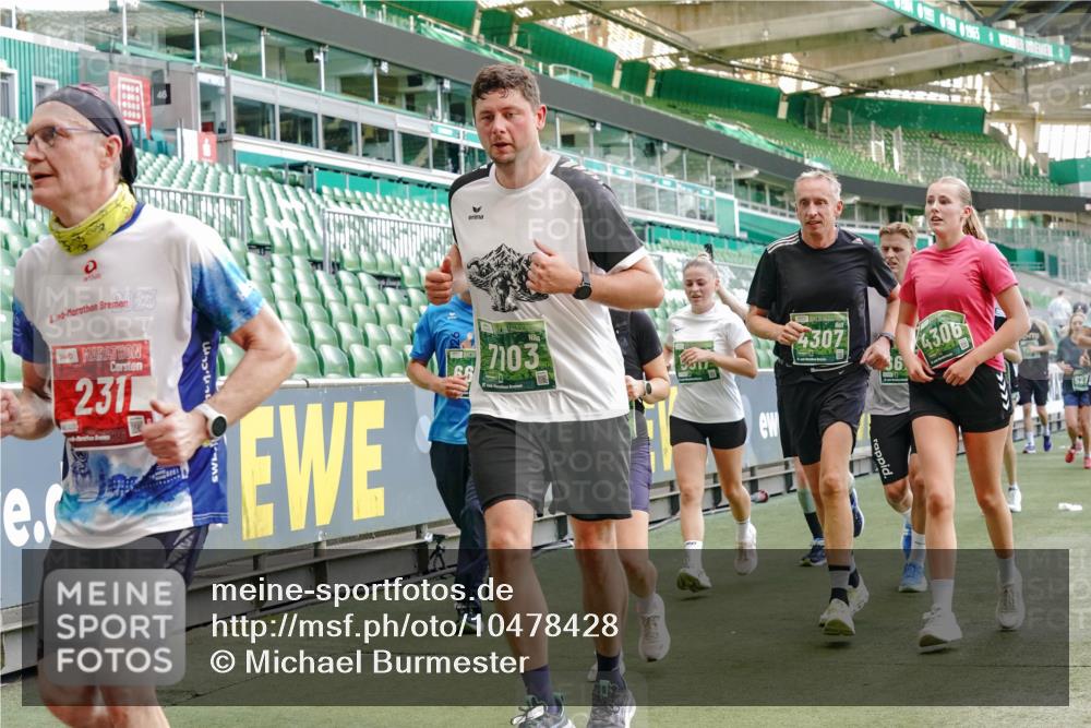 13.09.2026 - 21. swb-Marathon Bremen Michael Burmester http://msf.ph/oto/10478428 13.09.2026 13:17:56 Laufen im Stadion 134, 153, 267, 271, 311, 404, 449, 486, 546, 588, 732, 753, 837, 990, 1057, 1424, 1425, 1790, 1813, 1825, 1844, 1868, 1987, 2056, 2067, 2096, 2123, 2137, 2259, 2294, 2357, 2358, 2381, 2389, 2419, 2453, 2532, 2550, 2562, 2586, 2601, 2614, 2647, 2655, 2797, 2821, 2849, 2857, 2879, 2880, 2893, 2984, 2996, 2999, 3096, 3100, 3104, 3146, 3180, 3195, 3210, 3213, 3314, 3337, 3366, 3421, 3431, 3476, 3479, 3501, 3506, 3537, 3548, 3633, 3654, 3740, 3879, 4478 meine-sportfotos.de