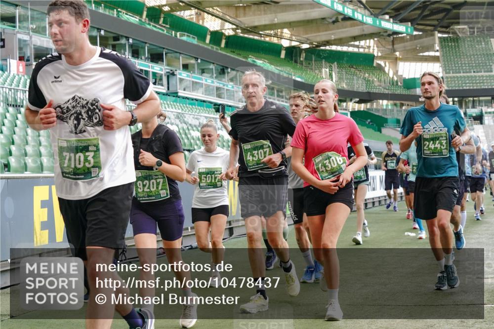13.09.2026 - 21. swb-Marathon Bremen Michael Burmester http://msf.ph/oto/10478437 13.09.2026 13:17:56 Laufen im Stadion 134, 153, 267, 271, 311, 404, 449, 486, 546, 588, 732, 753, 837, 990, 1057, 1424, 1425, 1790, 1813, 1825, 1844, 1868, 1987, 2056, 2067, 2096, 2123, 2137, 2259, 2294, 2357, 2358, 2381, 2389, 2419, 2453, 2532, 2550, 2562, 2586, 2601, 2614, 2647, 2655, 2797, 2821, 2849, 2857, 2879, 2880, 2893, 2984, 2996, 2999, 3096, 3100, 3104, 3146, 3180, 3195, 3210, 3213, 3314, 3337, 3366, 3421, 3431, 3476, 3479, 3501, 3506, 3537, 3548, 3633, 3654, 3740, 3879, 4478 meine-sportfotos.de
