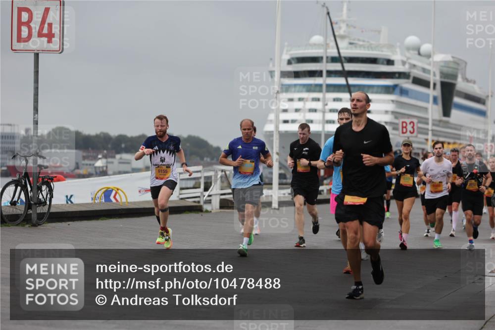 13.09.2026 - Kiel Lauf Andreas Tolksdorf http://msf.ph/oto/10478488 13.09.2026 11:51:52 Kiellinie 4, 3, 6155, 5301, 8980, 2012 meine-sportfotos.de