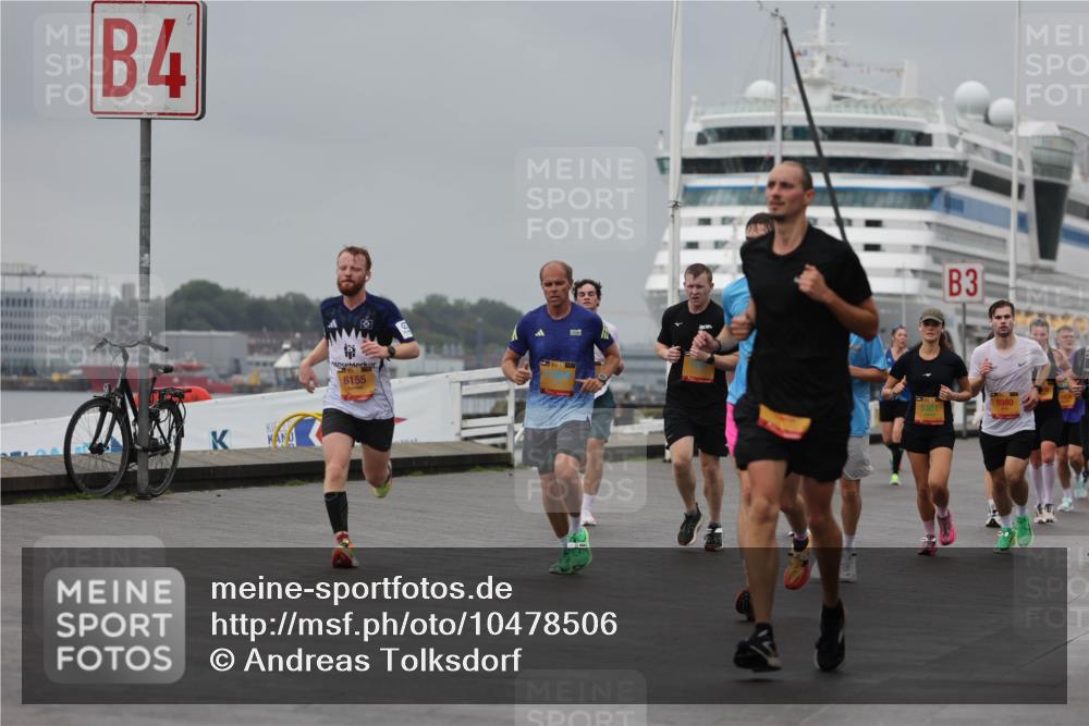 13.09.2026 - Kiel Lauf Andreas Tolksdorf http://msf.ph/oto/10478506 13.09.2026 11:51:53 Kiellinie 4, 3, 6155, 5301, 8980 meine-sportfotos.de
