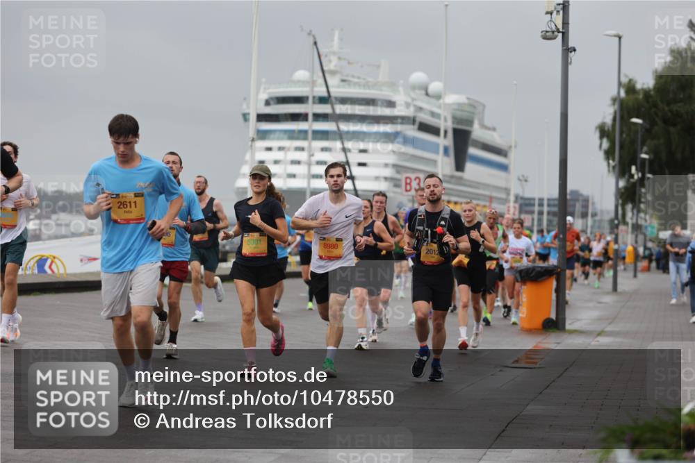 13.09.2026 - Kiel Lauf Andreas Tolksdorf http://msf.ph/oto/10478550 13.09.2026 11:51:56 Kiellinie 2611, 3, 06, 5301, 8980, 2012, 410 meine-sportfotos.de