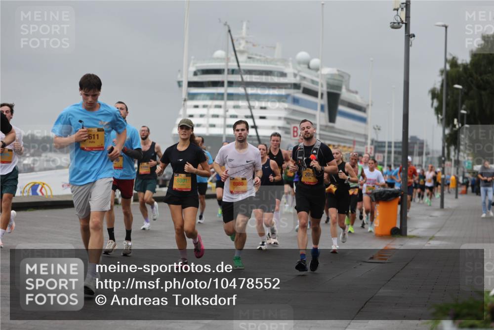 13.09.2026 - Kiel Lauf Andreas Tolksdorf http://msf.ph/oto/10478552 13.09.2026 11:51:56 Kiellinie 39, 611, 5301, 8980, 2012 meine-sportfotos.de