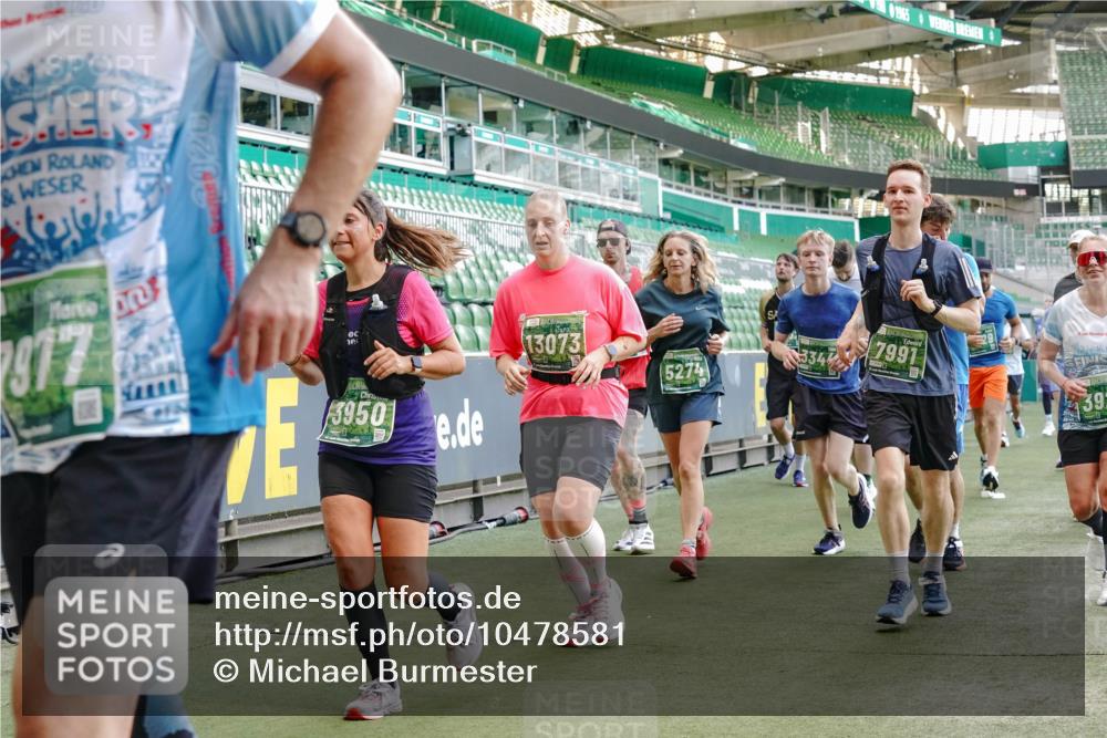 13.09.2026 - 21. swb-Marathon Bremen Michael Burmester http://msf.ph/oto/10478581 13.09.2026 13:18:01 Laufen im Stadion 134, 267, 271, 311, 404, 449, 486, 546, 588, 732, 753, 837, 921, 990, 1057, 1424, 1425, 1431, 1765, 1790, 1813, 1825, 1844, 1868, 1987, 2056, 2067, 2096, 2123, 2137, 2259, 2294, 2357, 2358, 2381, 2389, 2419, 2453, 2532, 2550, 2562, 2586, 2601, 2614, 2647, 2655, 2797, 2821, 2849, 2857, 2879, 2880, 2893, 2984, 2996, 2999, 3096, 3100, 3104, 3146, 3180, 3195, 3210, 3213, 3314, 3337, 3366, 3421, 3431, 3476, 3479, 3501, 3506, 3537, 3548, 3619, 3633, 3654, 3740, 3879, 4478 meine-sportfotos.de