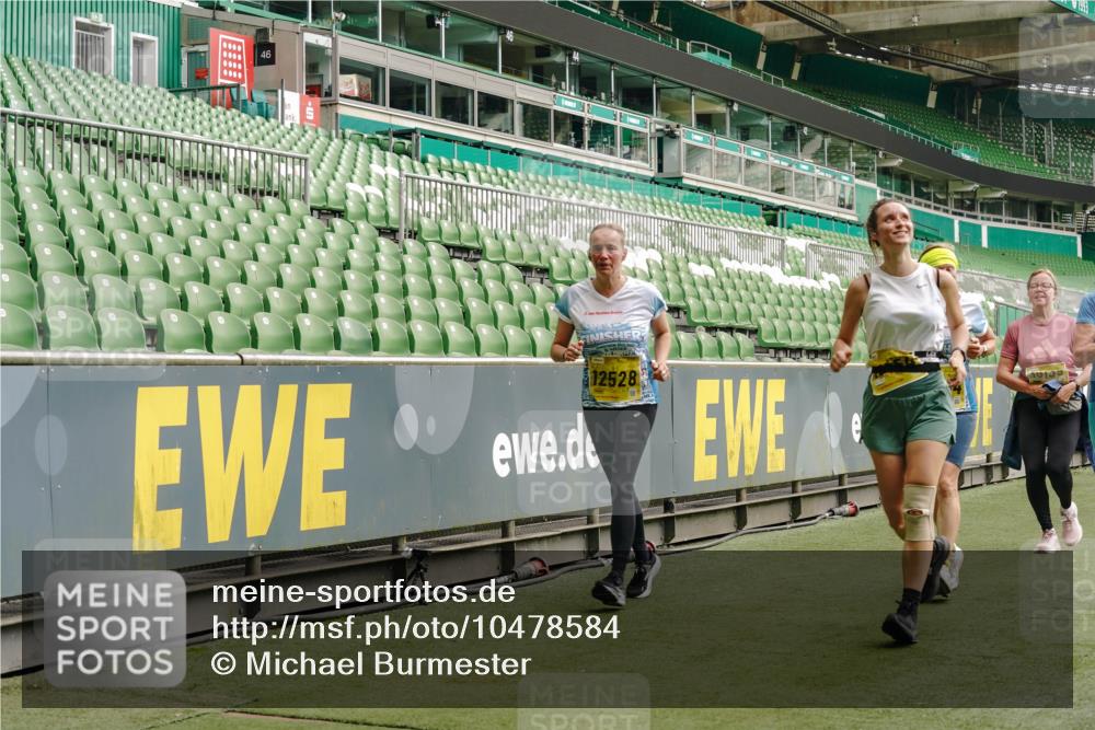 13.09.2026 - 21. swb-Marathon Bremen Michael Burmester http://msf.ph/oto/10478584 13.09.2026 10:40:32 Laufen im Stadion 10135, 10138, 10139, 10155, 10156, 10163, 10169, 10213, 10217, 10229, 10234, 10247, 10279, 10280, 10299, 10313, 10314, 10321, 10354, 10378, 10386, 10399, 10406, 10414, 10417, 10419, 10424, 10435, 10455, 10483, 10484, 10493, 10501, 10505, 10510, 10511, 10527, 10545, 10556, 10570, 10576, 10580, 10582, 10586, 10599, 10609, 10611, 10616, 10619, 10644, 10653, 10660, 10662, 10664, 10694, 10696, 10706, 10712, 10737, 10743, 10751, 10766, 10768, 10804, 11043, 11048 meine-sportfotos.de