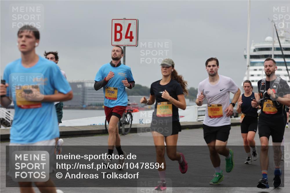 13.09.2026 - Kiel Lauf Andreas Tolksdorf http://msf.ph/oto/10478594 13.09.2026 11:51:58 Kiellinie 4, 3596, 5301, 8980, 2012 meine-sportfotos.de