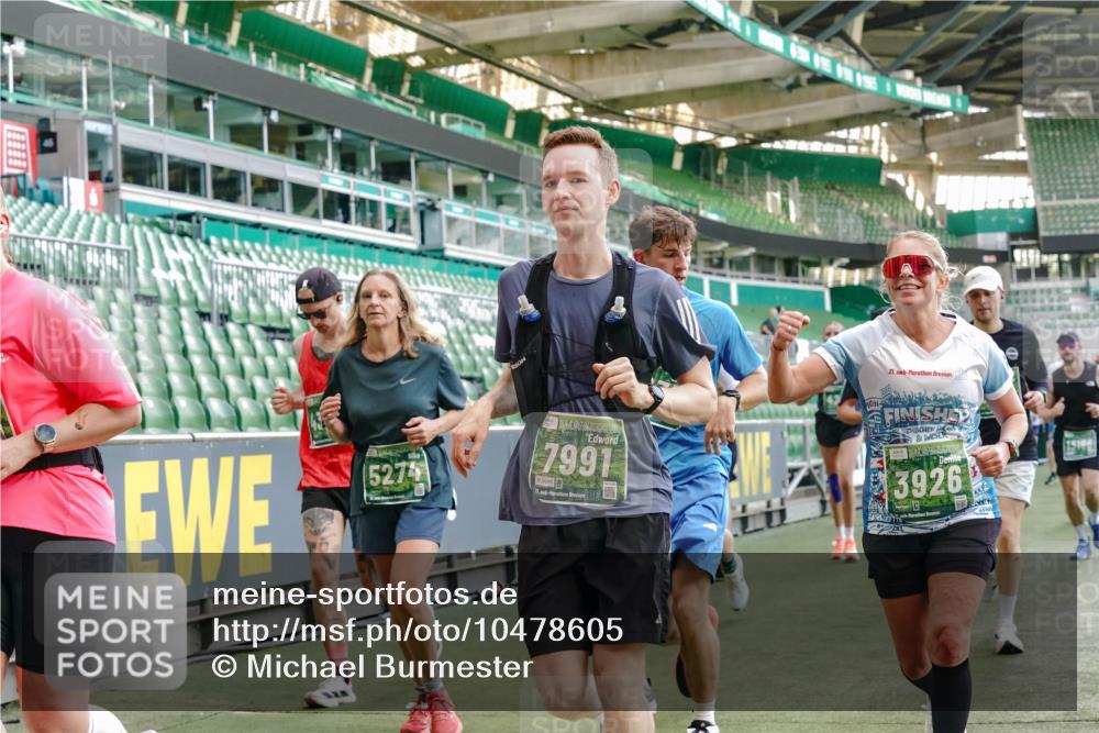 13.09.2026 - 21. swb-Marathon Bremen Michael Burmester http://msf.ph/oto/10478605 13.09.2026 13:18:02 Laufen im Stadion 134, 267, 271, 311, 404, 449, 486, 546, 588, 732, 753, 837, 921, 1057, 1424, 1425, 1431, 1765, 1790, 1813, 1825, 1844, 1868, 1987, 2056, 2067, 2096, 2123, 2137, 2259, 2294, 2357, 2358, 2381, 2389, 2419, 2453, 2532, 2550, 2562, 2586, 2601, 2614, 2647, 2655, 2797, 2821, 2849, 2857, 2879, 2880, 2893, 2984, 2996, 2999, 3096, 3100, 3104, 3146, 3180, 3195, 3210, 3213, 3314, 3337, 3366, 3421, 3431, 3476, 3479, 3506, 3537, 3548, 3619, 3633, 3654, 3740, 3879, 4478 meine-sportfotos.de
