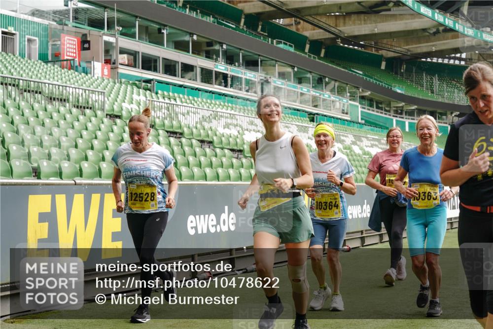 13.09.2026 - 21. swb-Marathon Bremen Michael Burmester http://msf.ph/oto/10478622 13.09.2026 10:40:33 Laufen im Stadion 10135, 10138, 10139, 10155, 10156, 10163, 10169, 10213, 10217, 10229, 10234, 10247, 10279, 10280, 10299, 10313, 10314, 10321, 10354, 10378, 10386, 10399, 10406, 10414, 10417, 10419, 10424, 10435, 10455, 10483, 10484, 10493, 10501, 10505, 10510, 10511, 10527, 10545, 10556, 10570, 10576, 10580, 10582, 10586, 10599, 10609, 10611, 10616, 10619, 10644, 10653, 10660, 10662, 10664, 10694, 10696, 10706, 10712, 10737, 10743, 10751, 10766, 10768, 10804, 11043, 11048 meine-sportfotos.de