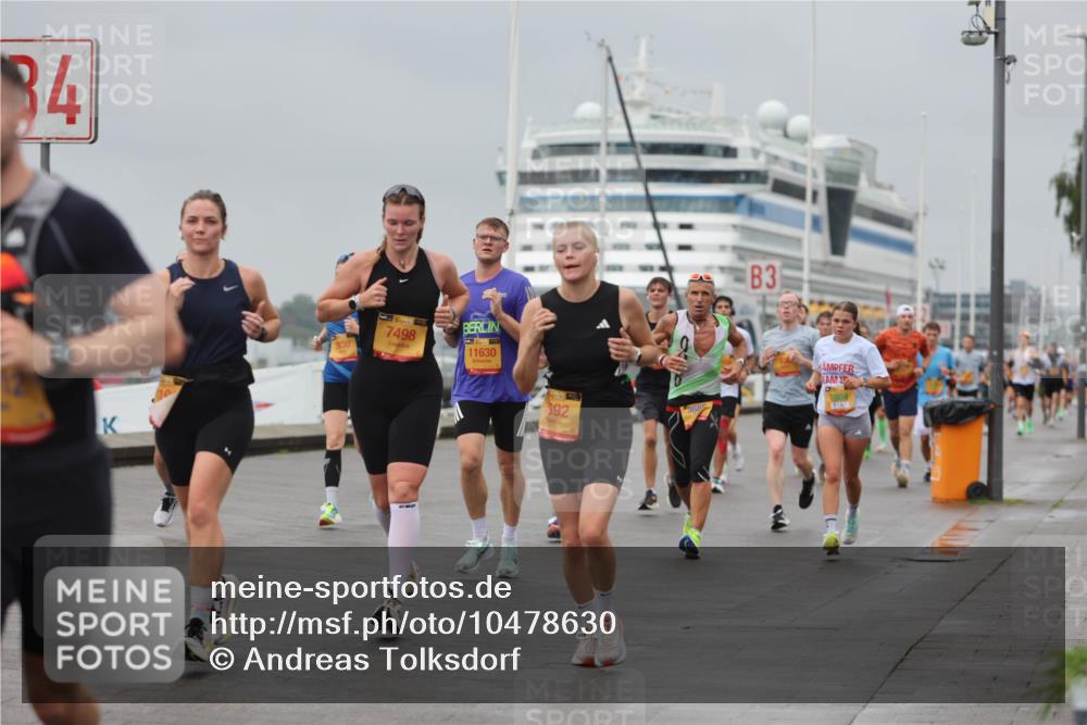 13.09.2026 - Kiel Lauf Andreas Tolksdorf http://msf.ph/oto/10478630 13.09.2026 11:52:01 Kiellinie 34, 30, 38, 7498, 11630, 692, 3 meine-sportfotos.de