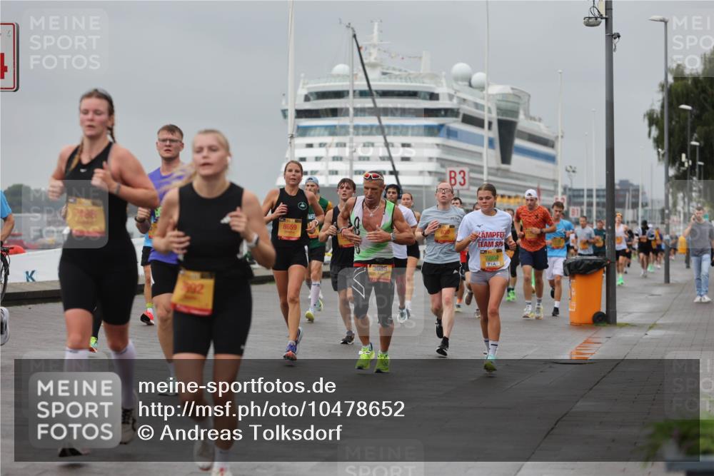13.09.2026 - Kiel Lauf Andreas Tolksdorf http://msf.ph/oto/10478652 13.09.2026 11:52:01 Kiellinie 7498, 92, 8659, 3685, 630, 3, 7804 meine-sportfotos.de
