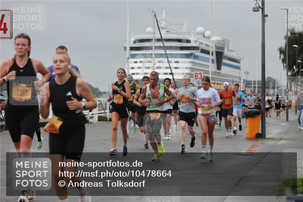 13.09.2026 - Kiel Lauf Andreas Tolksdorf http://msf.ph/oto/10478664 13.09.2026 11:52:02 Kiellinie 4, 7498, 8659, 3685, 3, 38, 7804 meine-sportfotos.de