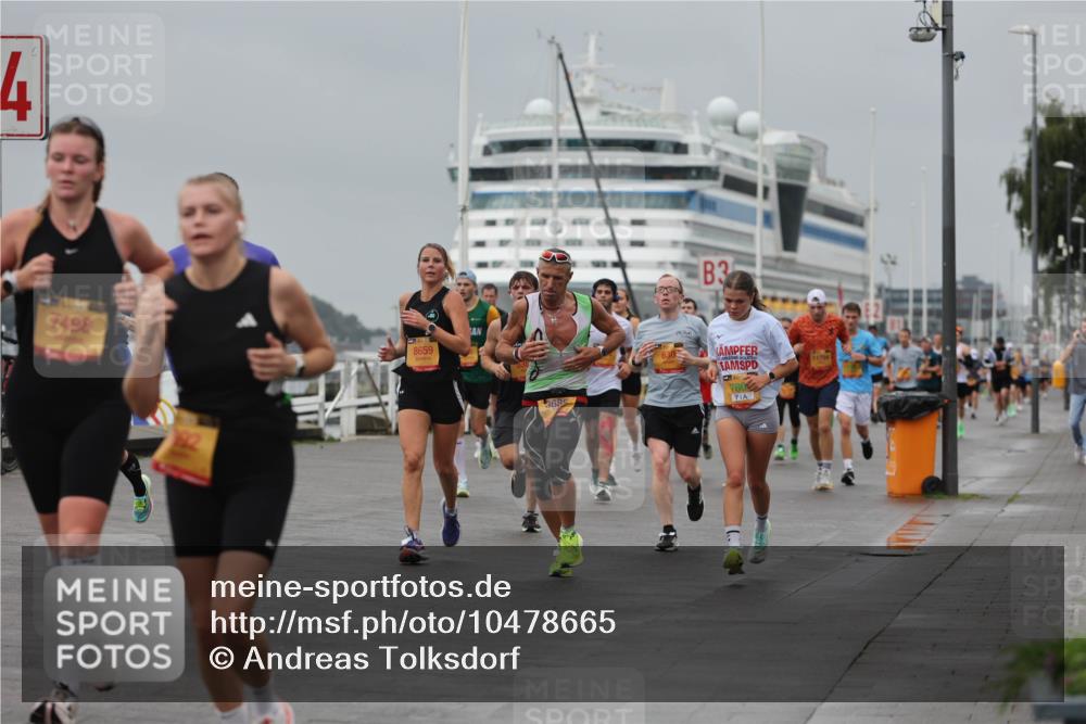 13.09.2026 - Kiel Lauf Andreas Tolksdorf http://msf.ph/oto/10478665 13.09.2026 11:52:02 Kiellinie 4, 7498, 8659, 368, 3, 780, 11794 meine-sportfotos.de