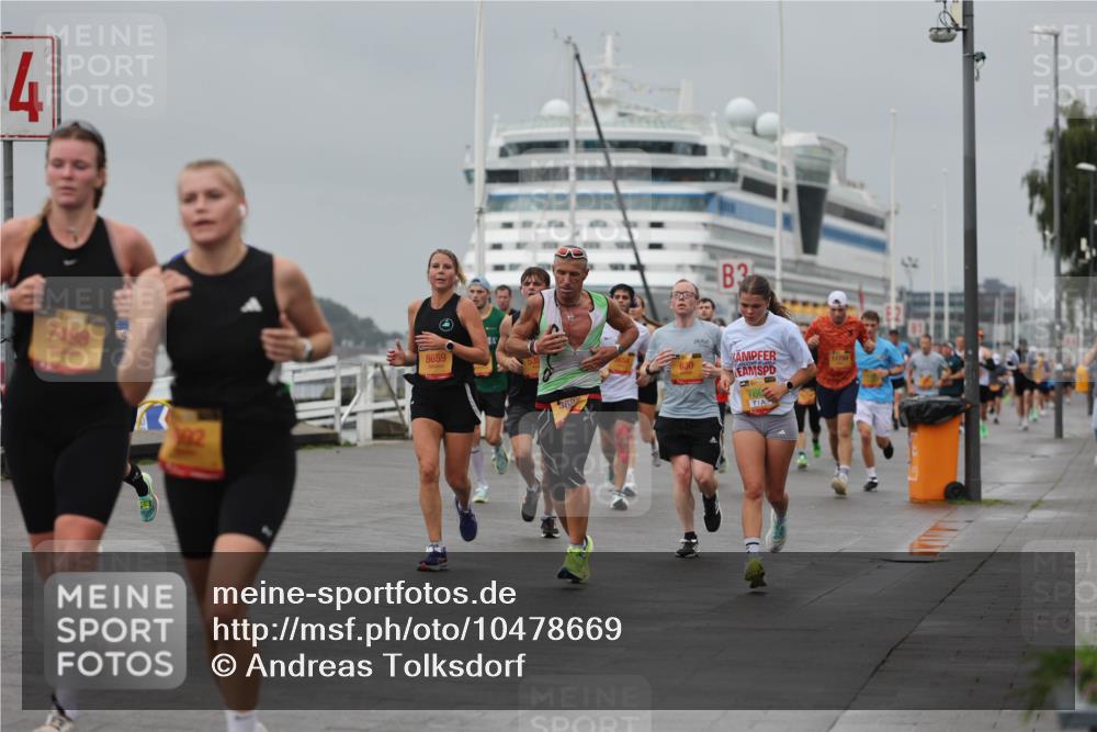 13.09.2026 - Kiel Lauf Andreas Tolksdorf http://msf.ph/oto/10478669 13.09.2026 11:52:02 Kiellinie 4, 7498, 8659, 539, 3, 369, 630, 780, 11794 meine-sportfotos.de