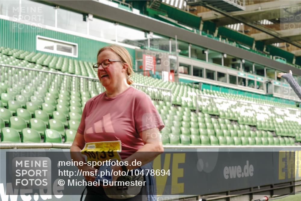 13.09.2026 - 21. swb-Marathon Bremen Michael Burmester http://msf.ph/oto/10478694 13.09.2026 10:40:36 Laufen im Stadion 10135, 10138, 10155, 10156, 10163, 10169, 10213, 10217, 10229, 10234, 10247, 10279, 10280, 10299, 10313, 10314, 10321, 10354, 10378, 10386, 10399, 10406, 10414, 10417, 10419, 10424, 10435, 10455, 10483, 10484, 10493, 10501, 10505, 10510, 10511, 10527, 10545, 10556, 10570, 10576, 10580, 10582, 10586, 10599, 10609, 10611, 10616, 10619, 10644, 10653, 10660, 10662, 10664, 10694, 10696, 10706, 10712, 10737, 10743, 10751, 10766, 10768, 10804, 11043, 11048 meine-sportfotos.de