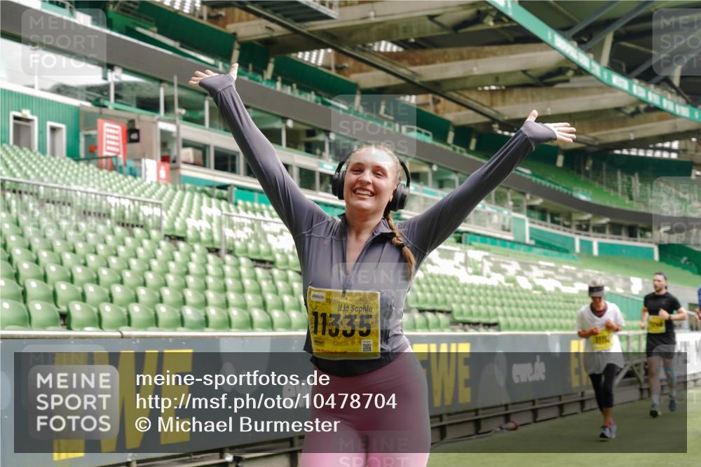 13.09.2026 - 21. swb-Marathon Bremen Michael Burmester http://msf.ph/oto/10478704 13.09.2026 10:40:36 Laufen im Stadion 10135, 10138, 10155, 10156, 10163, 10169, 10213, 10217, 10229, 10234, 10247, 10279, 10280, 10299, 10313, 10314, 10321, 10354, 10378, 10386, 10399, 10406, 10414, 10417, 10419, 10424, 10435, 10455, 10483, 10484, 10493, 10501, 10505, 10510, 10511, 10527, 10545, 10556, 10570, 10576, 10580, 10582, 10586, 10599, 10609, 10611, 10616, 10619, 10644, 10653, 10660, 10662, 10664, 10694, 10696, 10706, 10712, 10737, 10743, 10751, 10766, 10768, 10804, 11043, 11048 meine-sportfotos.de