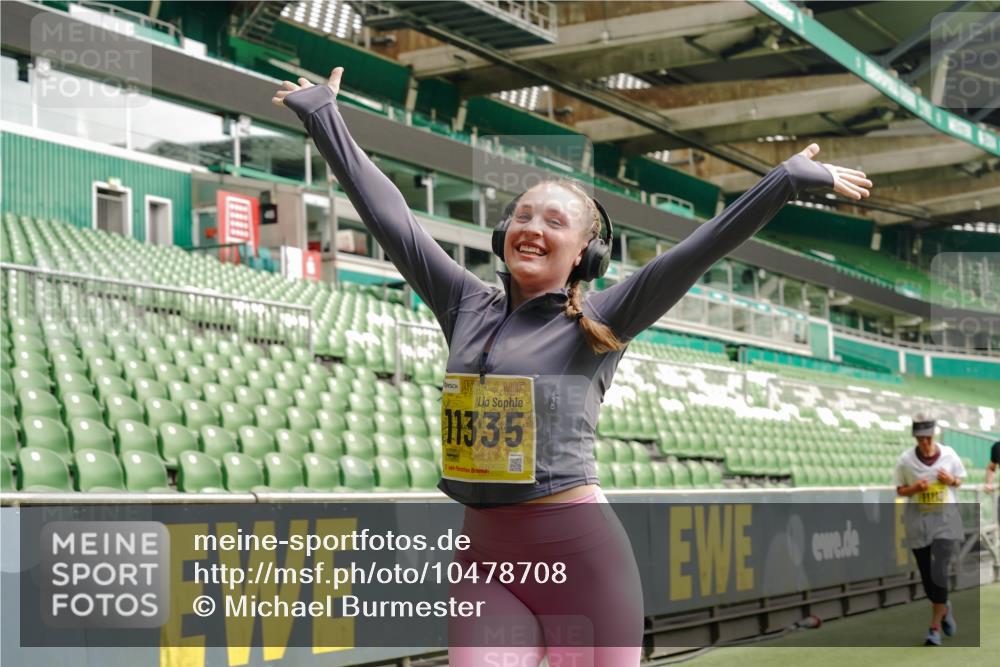 13.09.2026 - 21. swb-Marathon Bremen Michael Burmester http://msf.ph/oto/10478708 13.09.2026 10:40:37 Laufen im Stadion 10135, 10138, 10155, 10156, 10163, 10169, 10213, 10217, 10229, 10234, 10247, 10279, 10280, 10299, 10313, 10314, 10321, 10354, 10378, 10386, 10399, 10406, 10414, 10417, 10419, 10424, 10435, 10455, 10483, 10484, 10493, 10501, 10510, 10511, 10527, 10545, 10556, 10570, 10576, 10580, 10582, 10586, 10599, 10609, 10611, 10616, 10619, 10644, 10653, 10660, 10662, 10664, 10694, 10696, 10706, 10712, 10737, 10743, 10751, 10766, 10768, 10804, 11043, 11048 meine-sportfotos.de