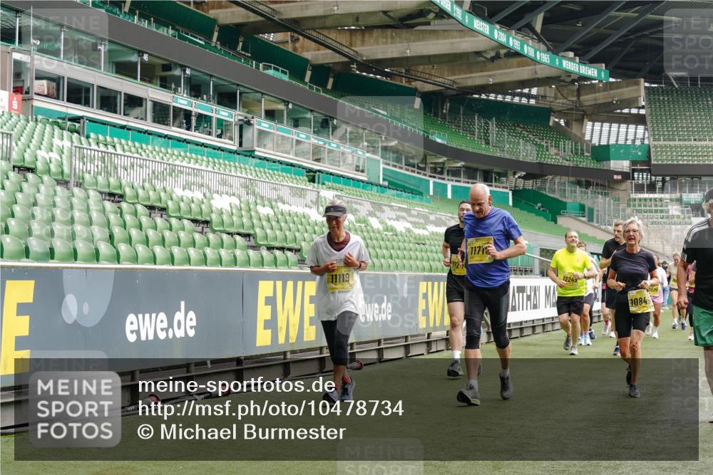 13.09.2026 - 21. swb-Marathon Bremen Michael Burmester http://msf.ph/oto/10478734 13.09.2026 10:40:38 Laufen im Stadion 10135, 10138, 10155, 10156, 10163, 10169, 10213, 10217, 10229, 10234, 10247, 10279, 10280, 10299, 10313, 10314, 10321, 10354, 10386, 10399, 10406, 10414, 10417, 10419, 10424, 10435, 10455, 10483, 10484, 10493, 10501, 10510, 10511, 10527, 10545, 10556, 10570, 10576, 10580, 10582, 10586, 10599, 10609, 10611, 10616, 10619, 10644, 10653, 10660, 10662, 10694, 10696, 10706, 10712, 10737, 10743, 10751, 10766, 10768, 10804, 11043, 11048 meine-sportfotos.de