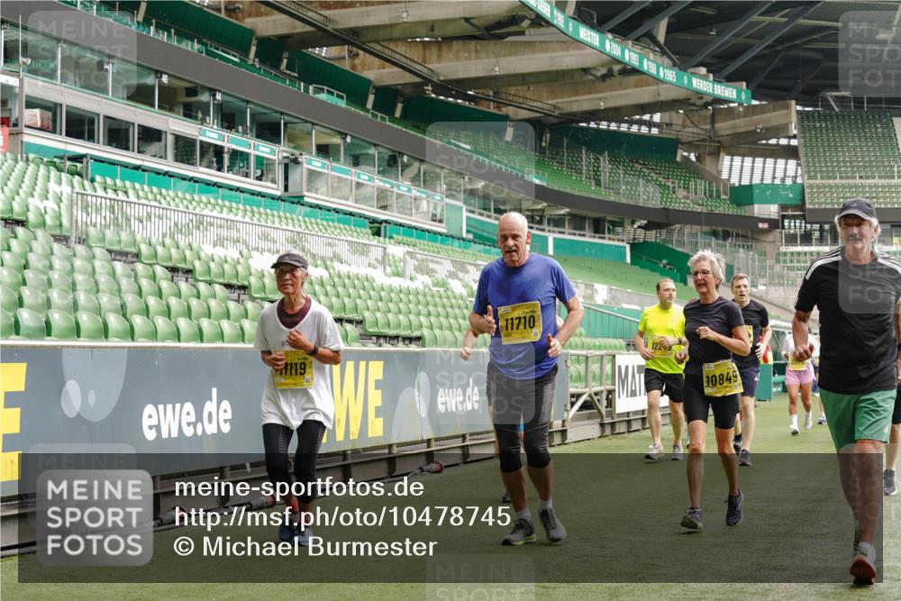 13.09.2026 - 21. swb-Marathon Bremen Michael Burmester http://msf.ph/oto/10478745 13.09.2026 10:40:39 Laufen im Stadion 10135, 10138, 10155, 10156, 10163, 10169, 10213, 10217, 10229, 10234, 10247, 10279, 10280, 10299, 10313, 10314, 10321, 10354, 10386, 10399, 10406, 10414, 10417, 10419, 10424, 10435, 10455, 10483, 10484, 10493, 10501, 10511, 10527, 10545, 10556, 10570, 10576, 10580, 10582, 10586, 10599, 10609, 10611, 10616, 10619, 10644, 10653, 10660, 10662, 10694, 10696, 10706, 10712, 10719, 10737, 10743, 10751, 10766, 10768, 10804, 11043, 11048 meine-sportfotos.de