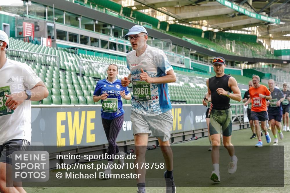 13.09.2026 - 21. swb-Marathon Bremen Michael Burmester http://msf.ph/oto/10478758 13.09.2026 13:18:08 Laufen im Stadion 267, 271, 311, 404, 449, 486, 546, 588, 732, 753, 837, 921, 1057, 1424, 1425, 1431, 1765, 1790, 1813, 1825, 1844, 1868, 1987, 2056, 2067, 2096, 2123, 2137, 2294, 2357, 2358, 2381, 2389, 2419, 2453, 2532, 2550, 2586, 2601, 2614, 2622, 2647, 2655, 2797, 2821, 2849, 2857, 2879, 2880, 2893, 2944, 2984, 2999, 3096, 3100, 3104, 3146, 3180, 3195, 3210, 3213, 3285, 3287, 3314, 3337, 3366, 3421, 3431, 3476, 3479, 3506, 3537, 3548, 3619, 3633, 3654, 3740, 3879, 4478 meine-sportfotos.de