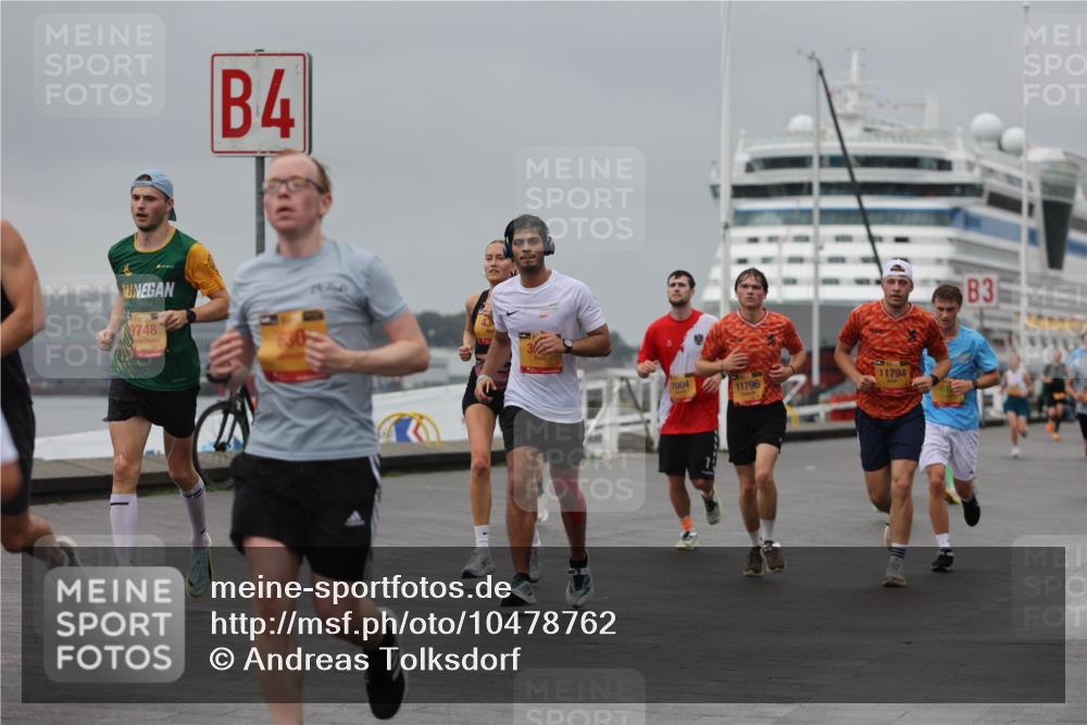 13.09.2026 - Kiel Lauf Andreas Tolksdorf http://msf.ph/oto/10478762 13.09.2026 11:52:06 Kiellinie 4, 99, 9748, 10, 7004, 11796, 11794, 3 meine-sportfotos.de