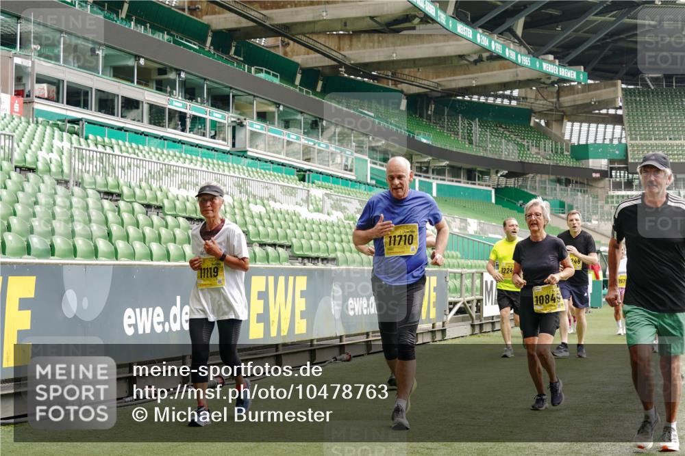 13.09.2026 - 21. swb-Marathon Bremen Michael Burmester http://msf.ph/oto/10478763 13.09.2026 10:40:39 Laufen im Stadion 10135, 10138, 10155, 10156, 10163, 10169, 10213, 10217, 10229, 10234, 10247, 10279, 10280, 10299, 10313, 10314, 10321, 10354, 10386, 10399, 10406, 10414, 10417, 10419, 10424, 10435, 10455, 10483, 10484, 10493, 10501, 10511, 10527, 10545, 10556, 10570, 10576, 10580, 10582, 10586, 10599, 10609, 10611, 10616, 10619, 10644, 10653, 10660, 10662, 10694, 10696, 10706, 10712, 10719, 10737, 10743, 10751, 10766, 10768, 10804, 11043, 11048 meine-sportfotos.de